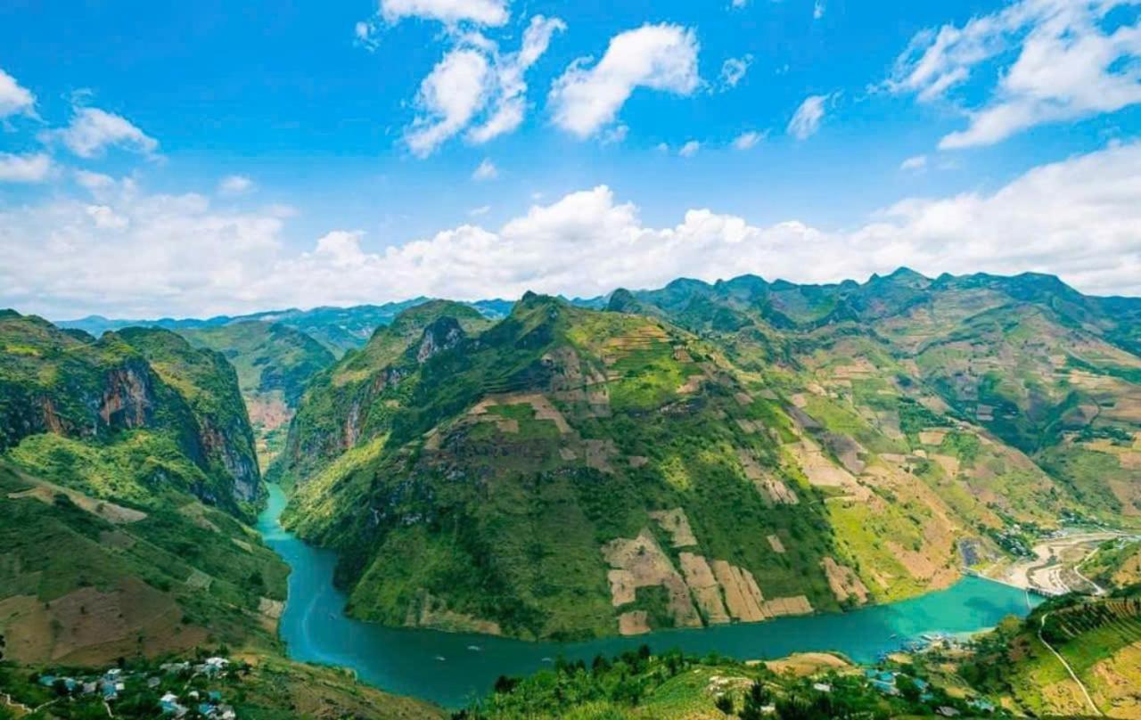 Thuy Anh Hotel Ha Giang Esterno foto